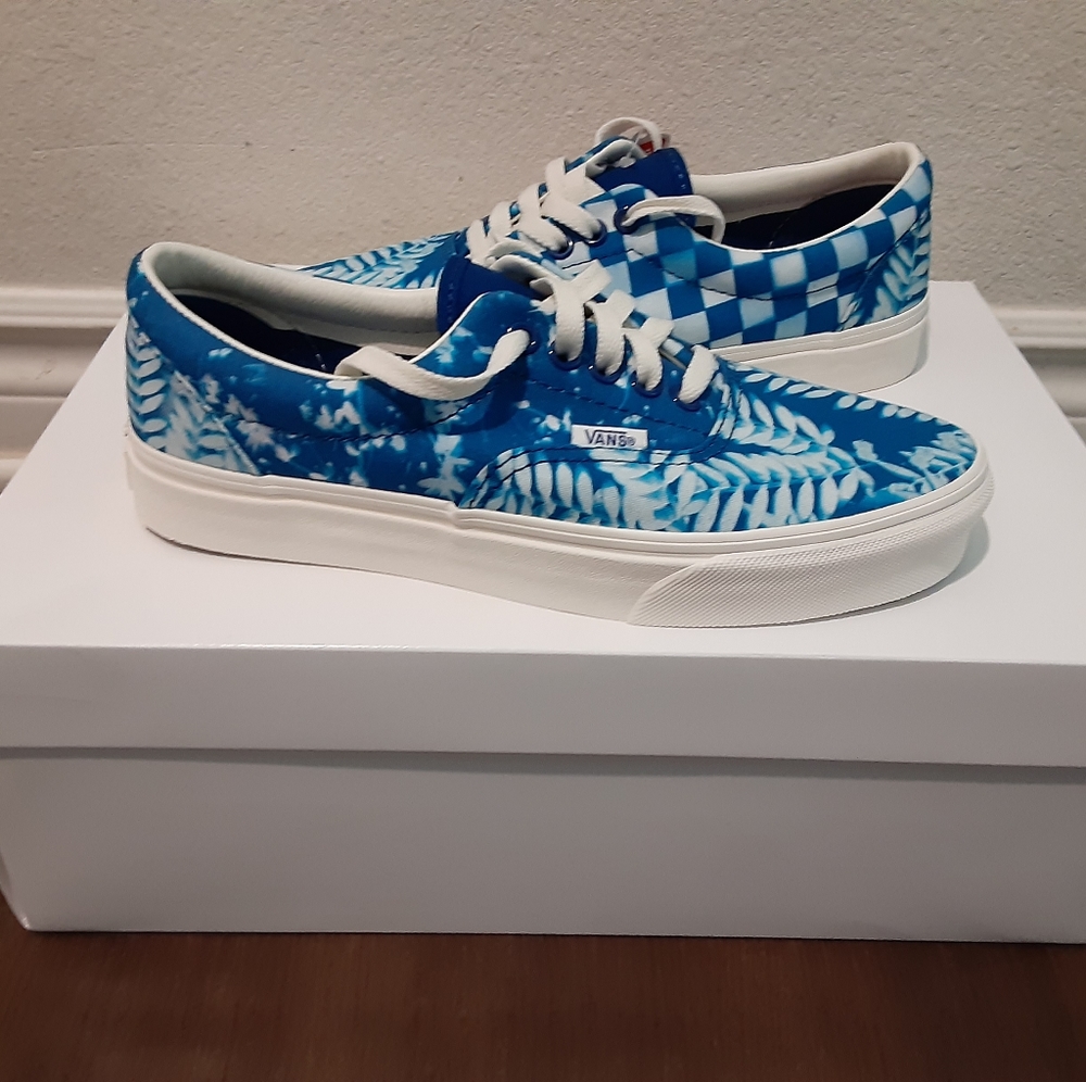 Vans - Picture 4 of 5